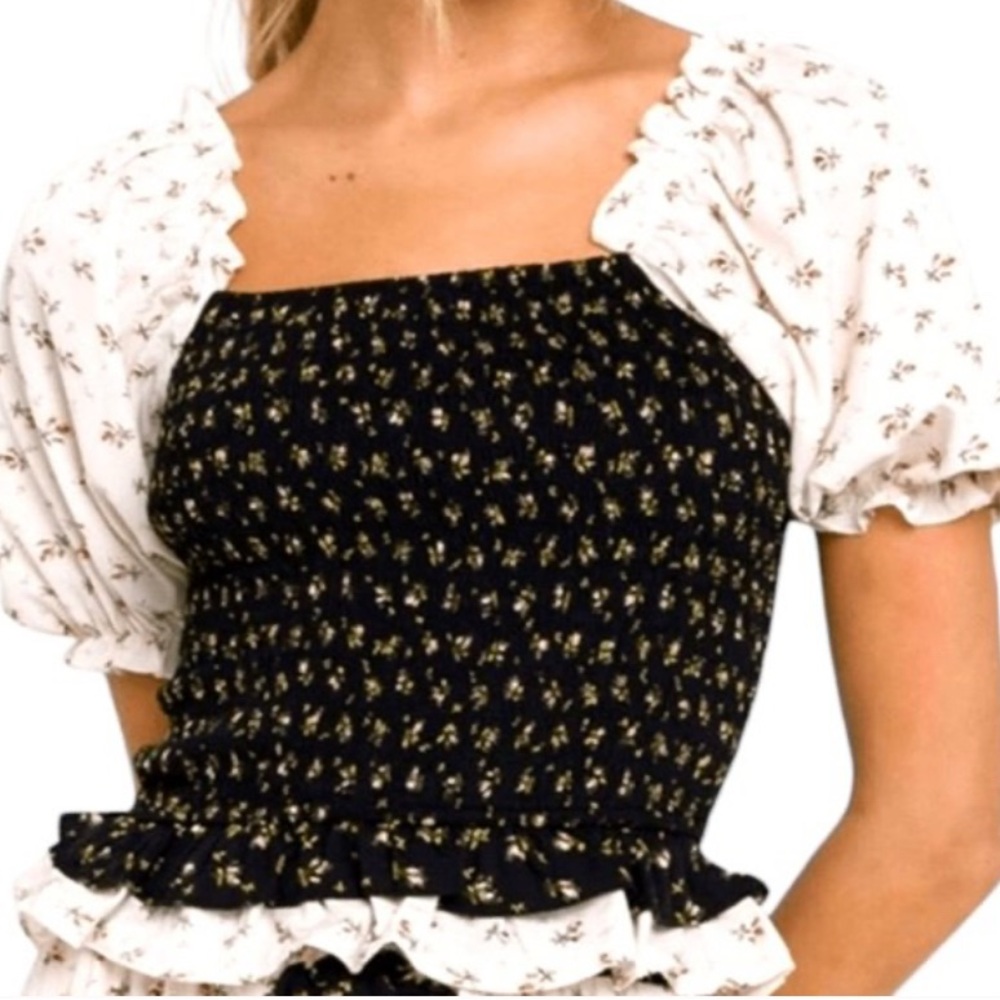 NWT English Factory Floral Smocked Puff Sleeve Top - Size M